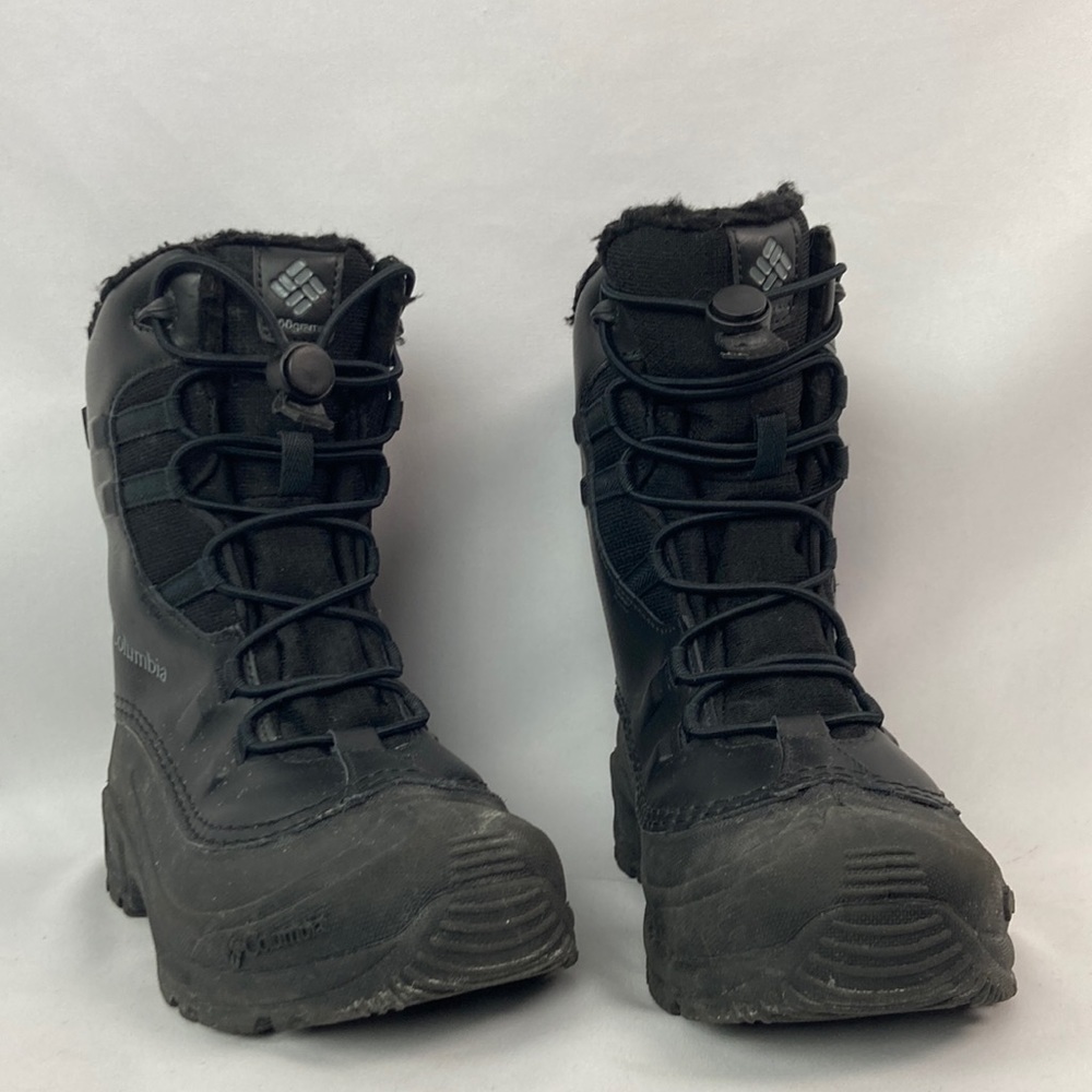 Columbia black lined waterproof boots size 4